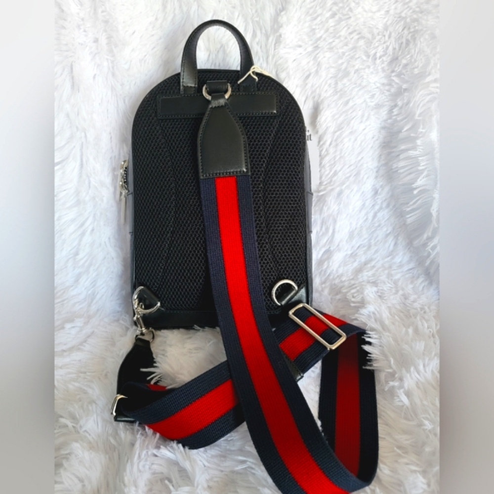 Auth💞 NWOT Supreme GG Crossbody/backstrap Bag ( full inclusion) - Picture 3 of 11
